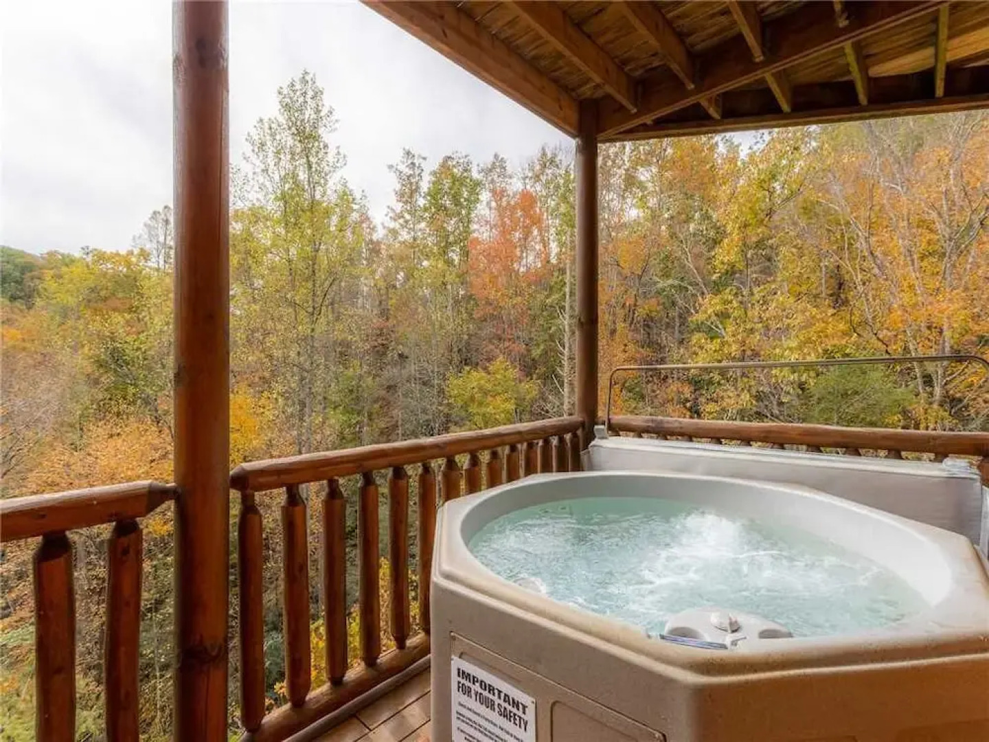 Changes in Latitude 4 Bedroom Home with Hot Tub