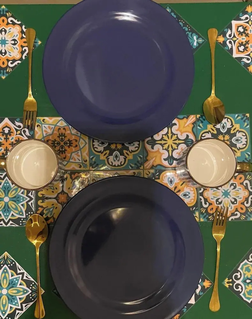 Poolside Apartment - Sleeps 4, Ac & Hot Shower