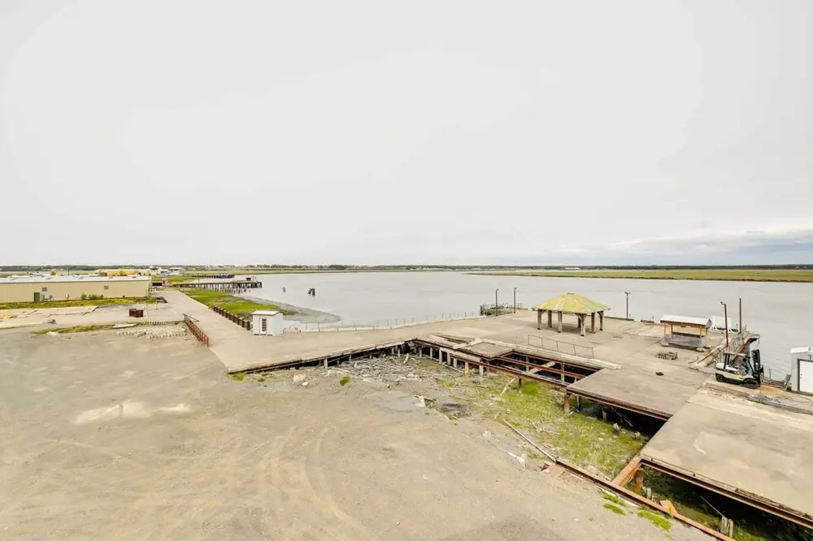 Waterfront Kenai Townhome < 1 Mi to Beach!