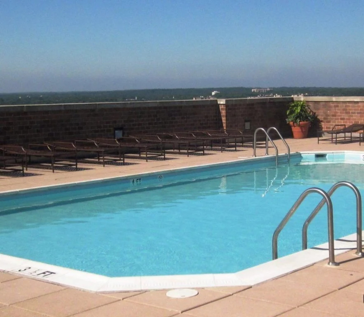 National at Ballston Metro