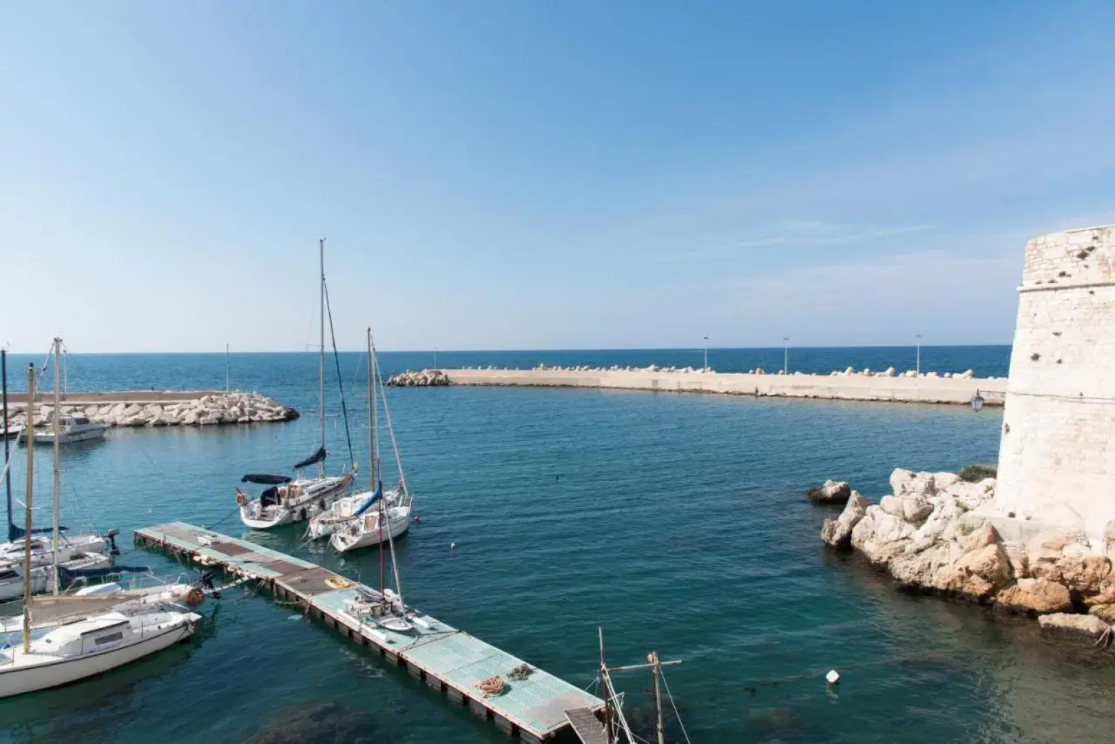 Piazza Duomo - Medieval Puglia's House