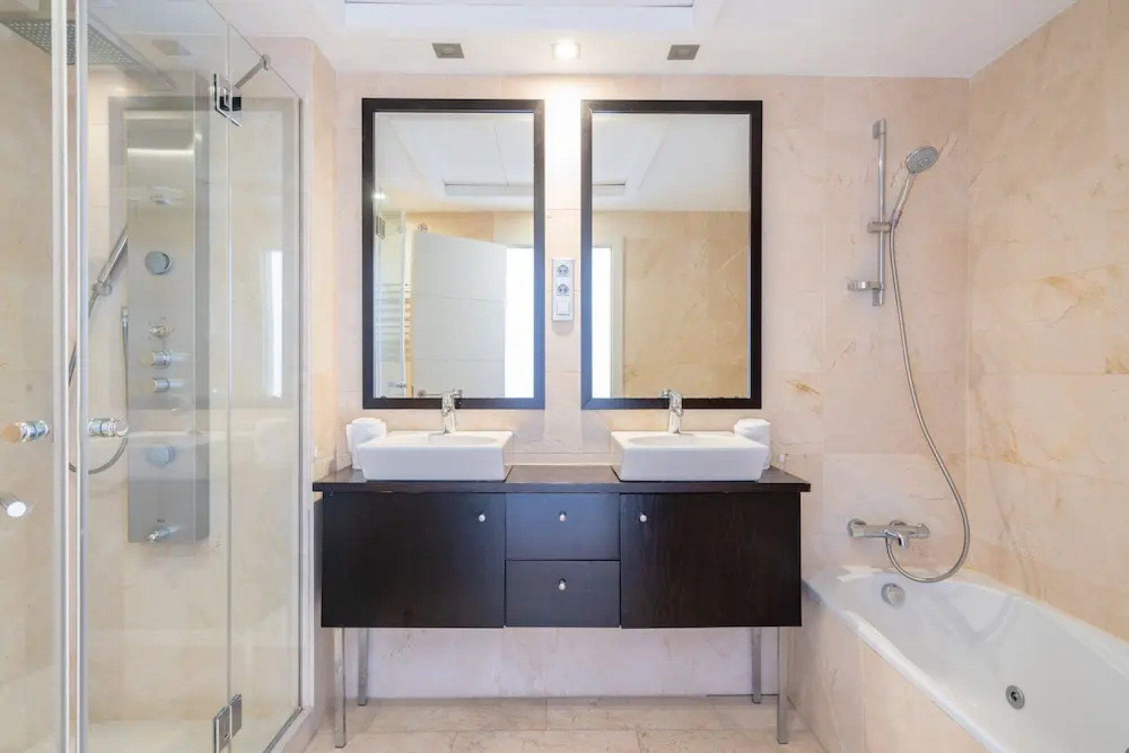 First Line House Casares del Mar