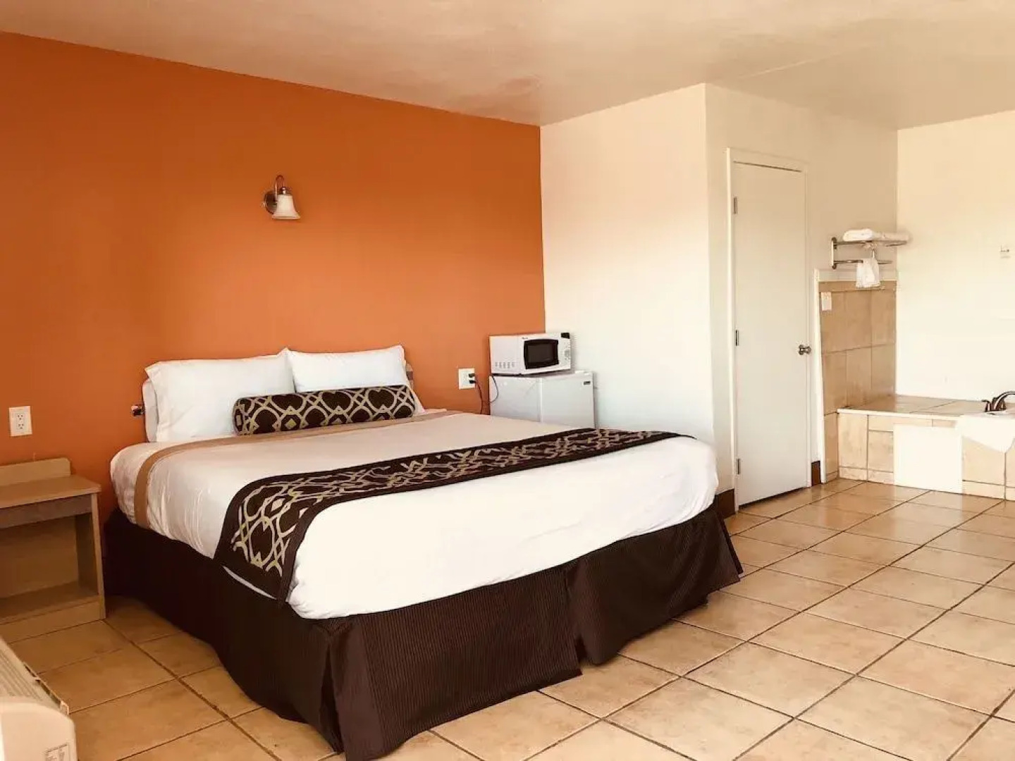 New American Inn and Suites