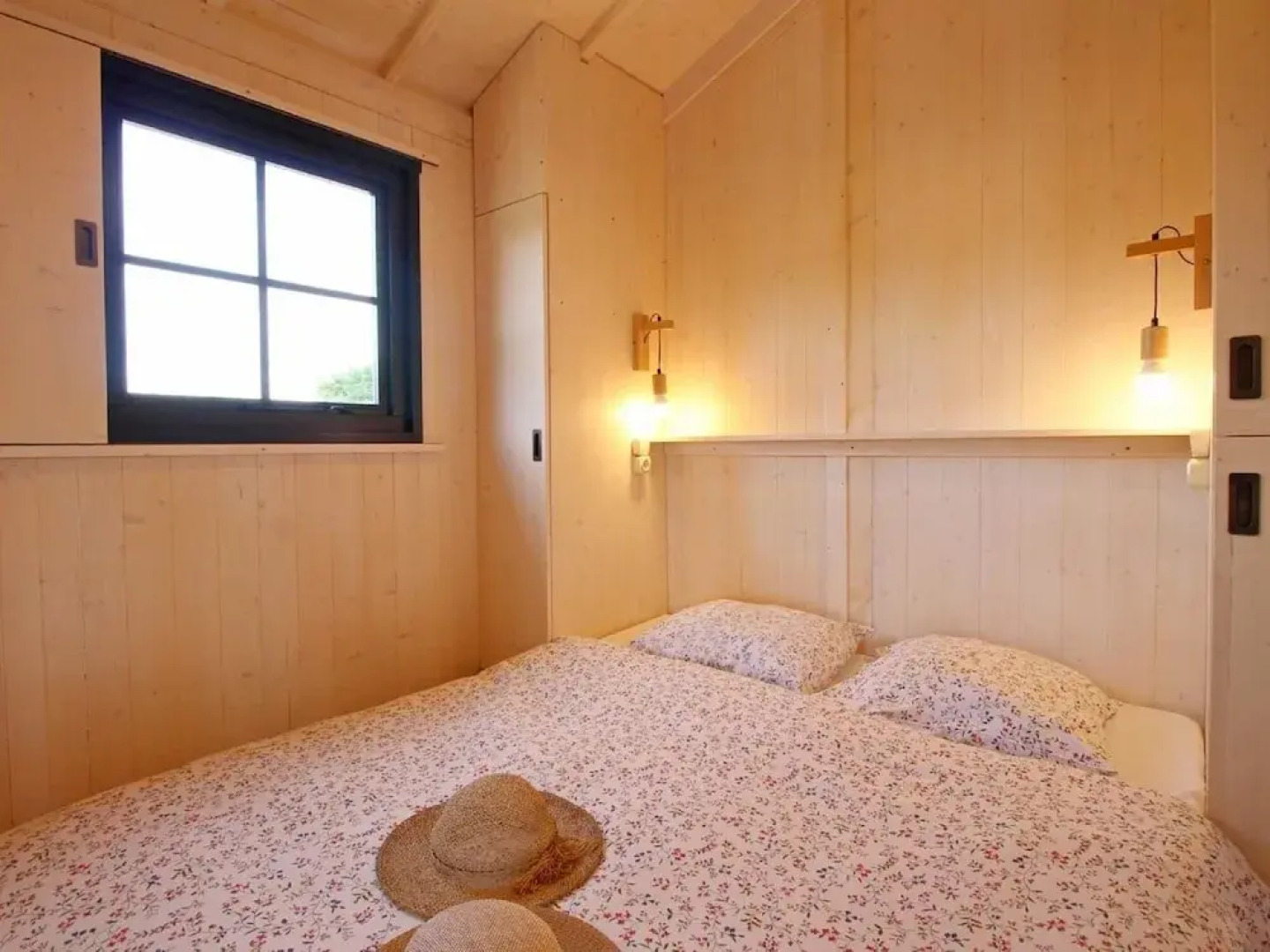 Scenic Bungalow in Ploemel With Shared Pool