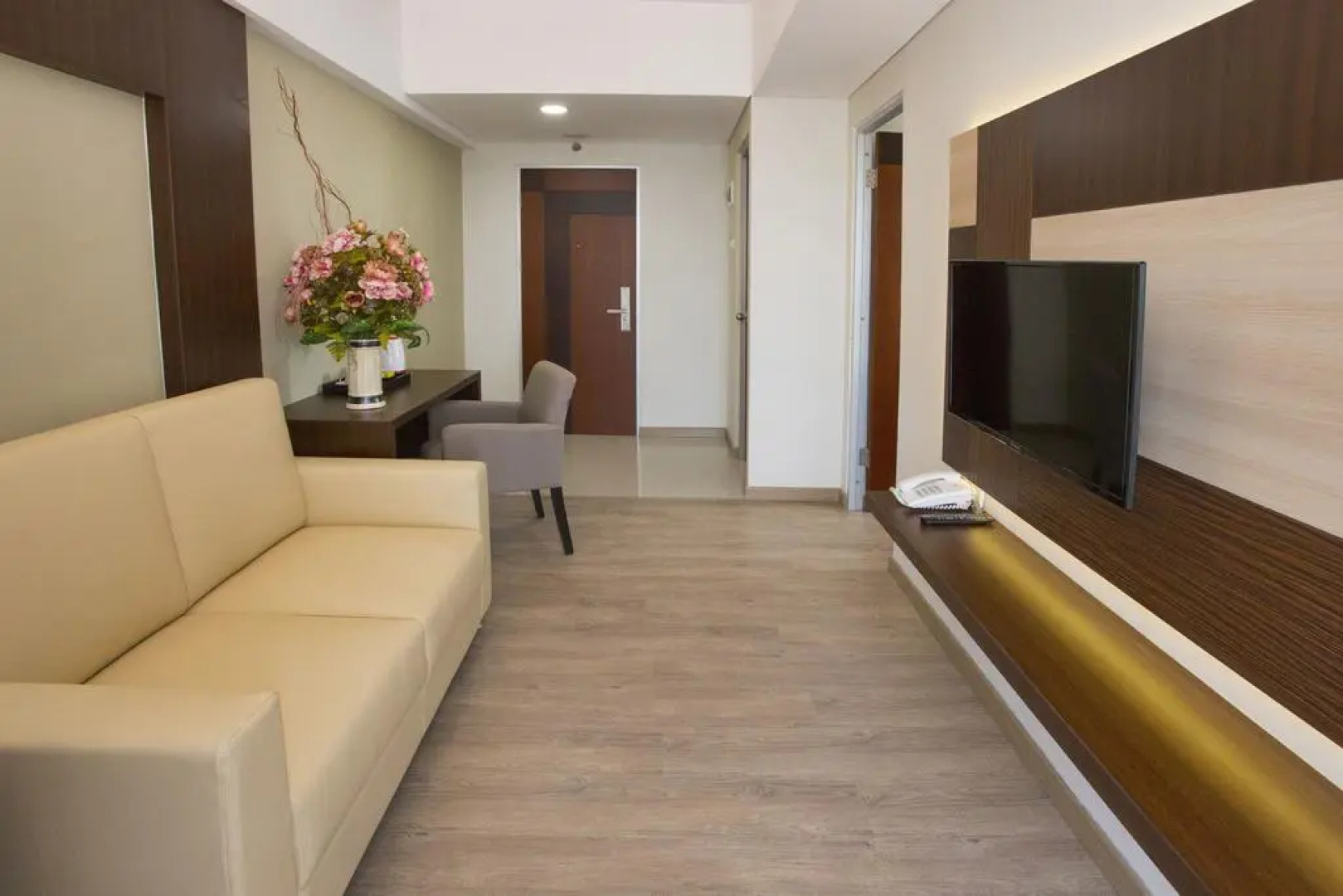 Hotel Gunawangsa MERR