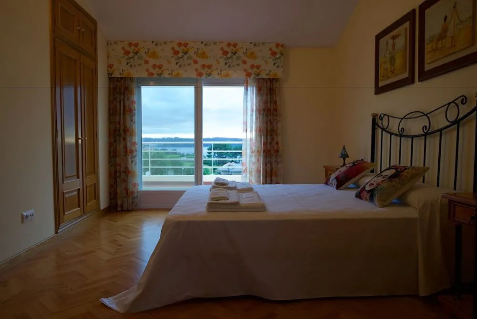 Casa Con Piscina en Perbes