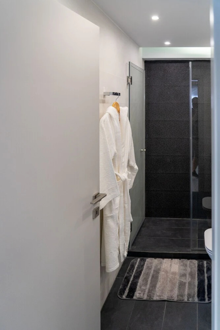 The Lop Athens Holiday Luxury Suites