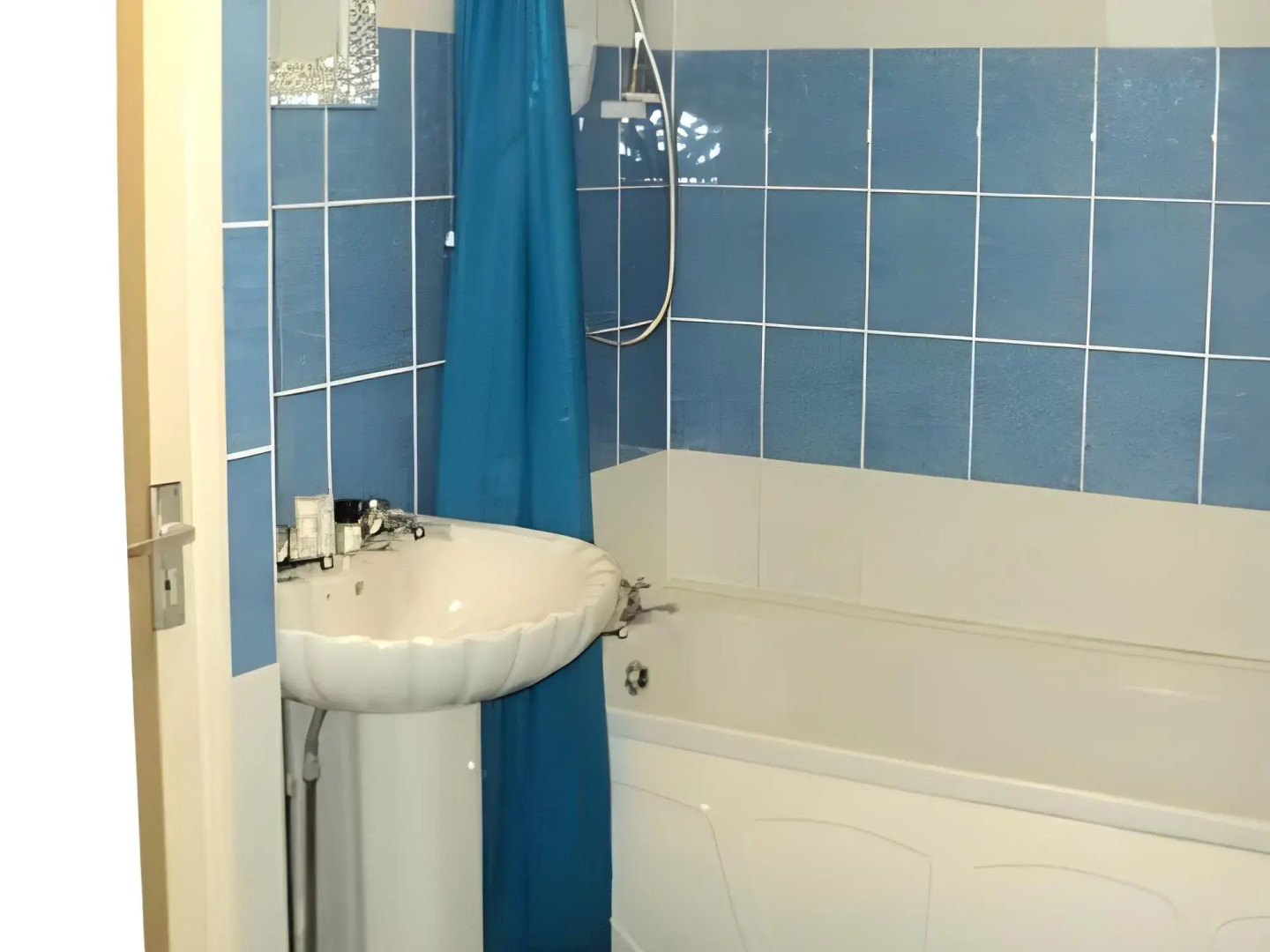 Three Horseshoes Inn