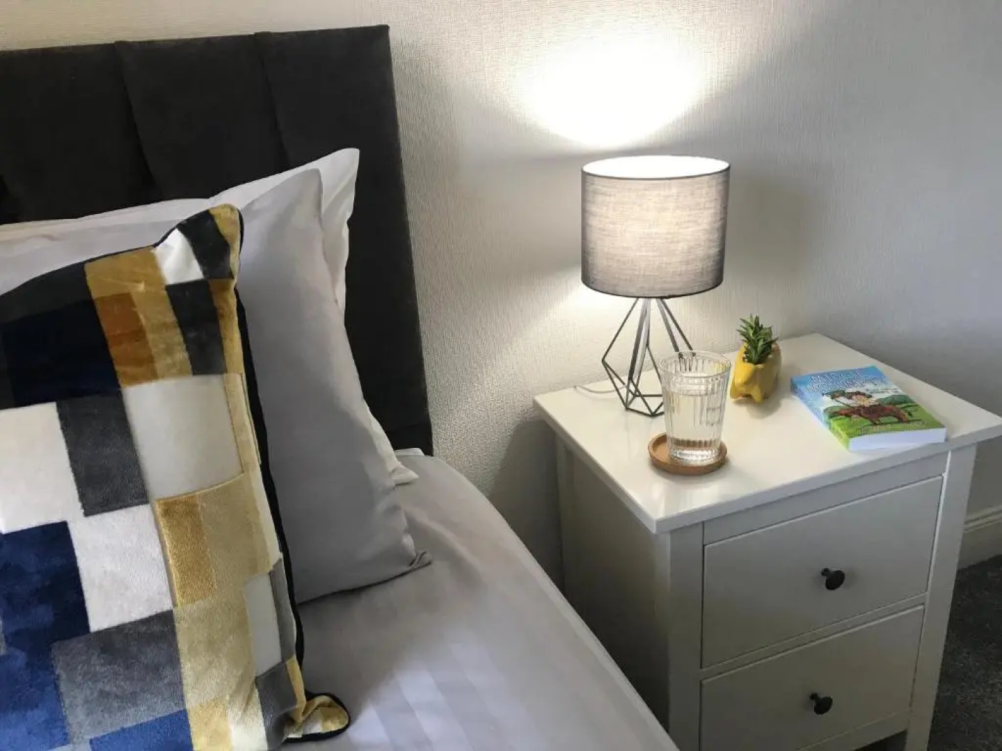 Fantastic 2 bed flat in Dunblane High Street