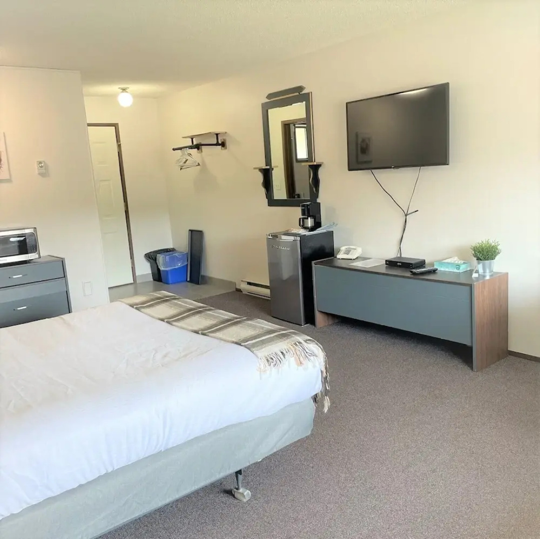 Christina Lake Motel and RV Park