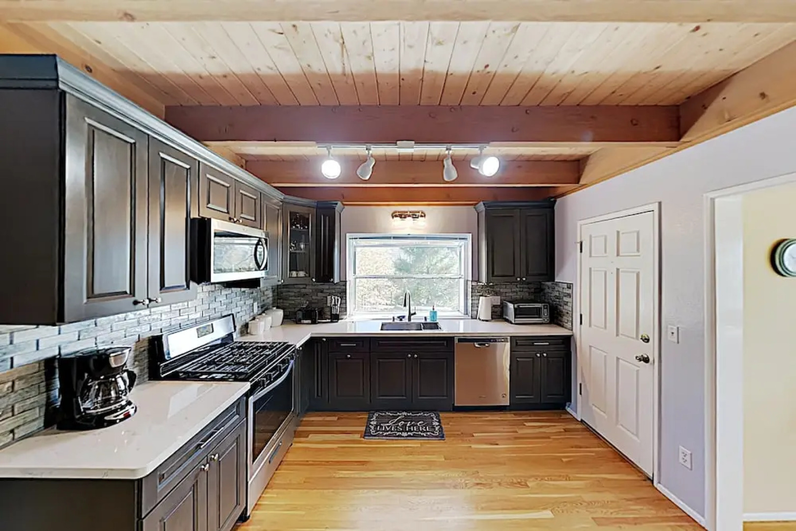 Beautiful Retreat: Lake/Mountain Views & Game Room home