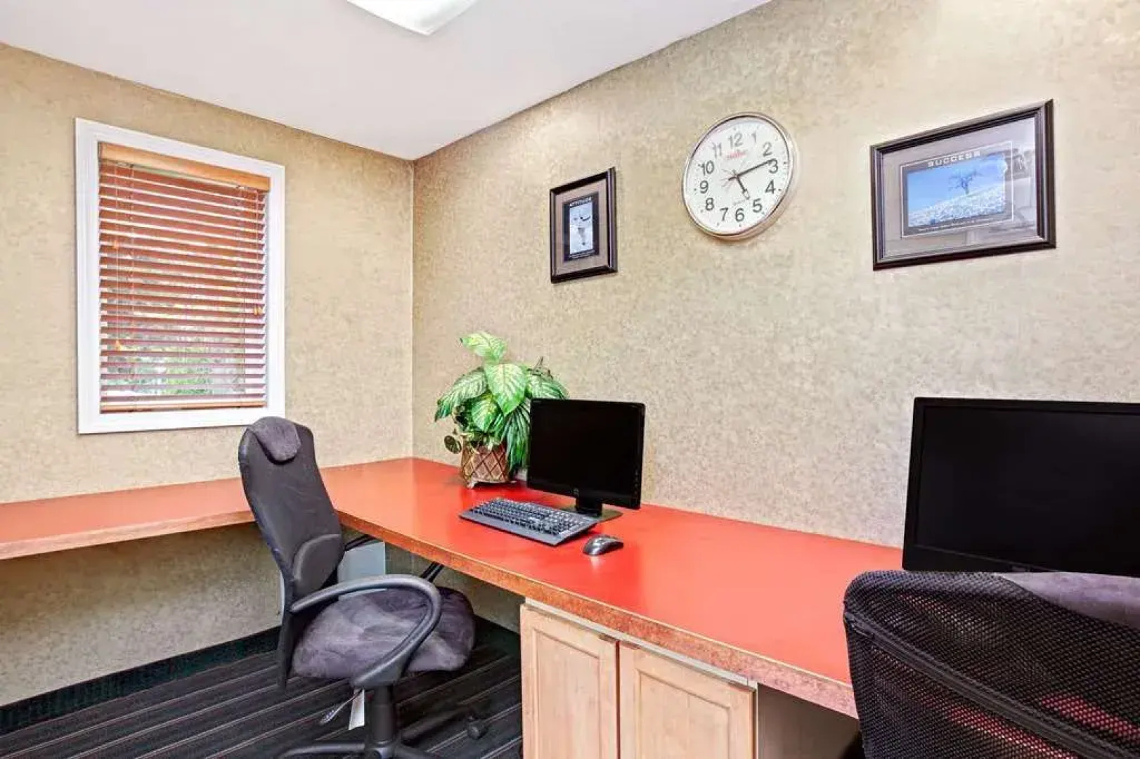 Days Inn by Wyndham Nanuet / Spring Valley