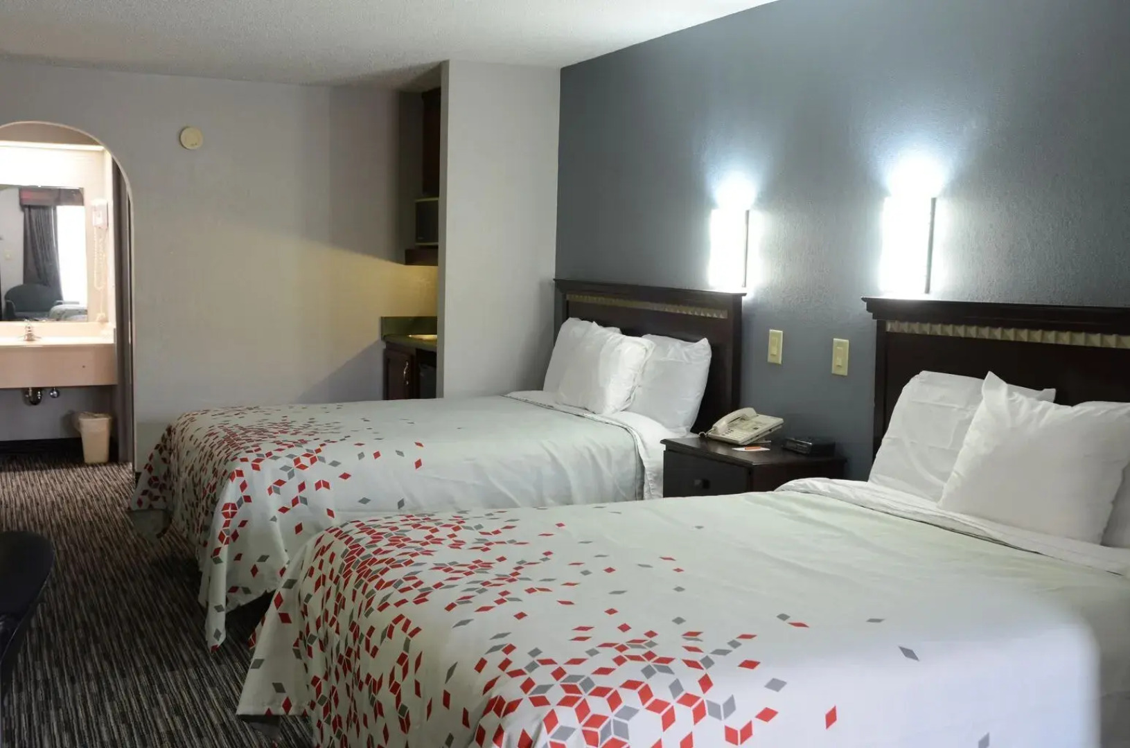 Gateway Inn and Suites