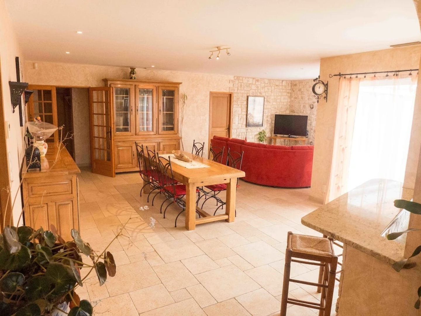 Spacious Furnished Holiday Villa With Private Pool and Covered Terrace