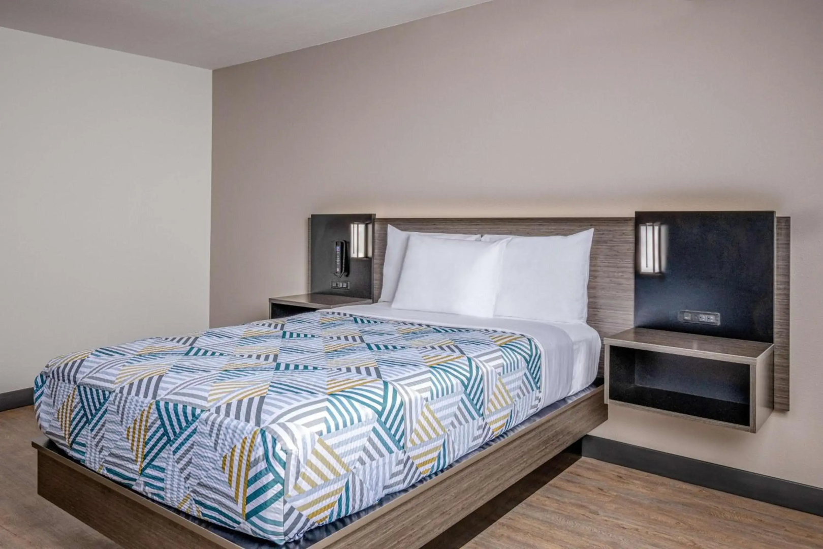 Clarion Inn & Suites DFW North
