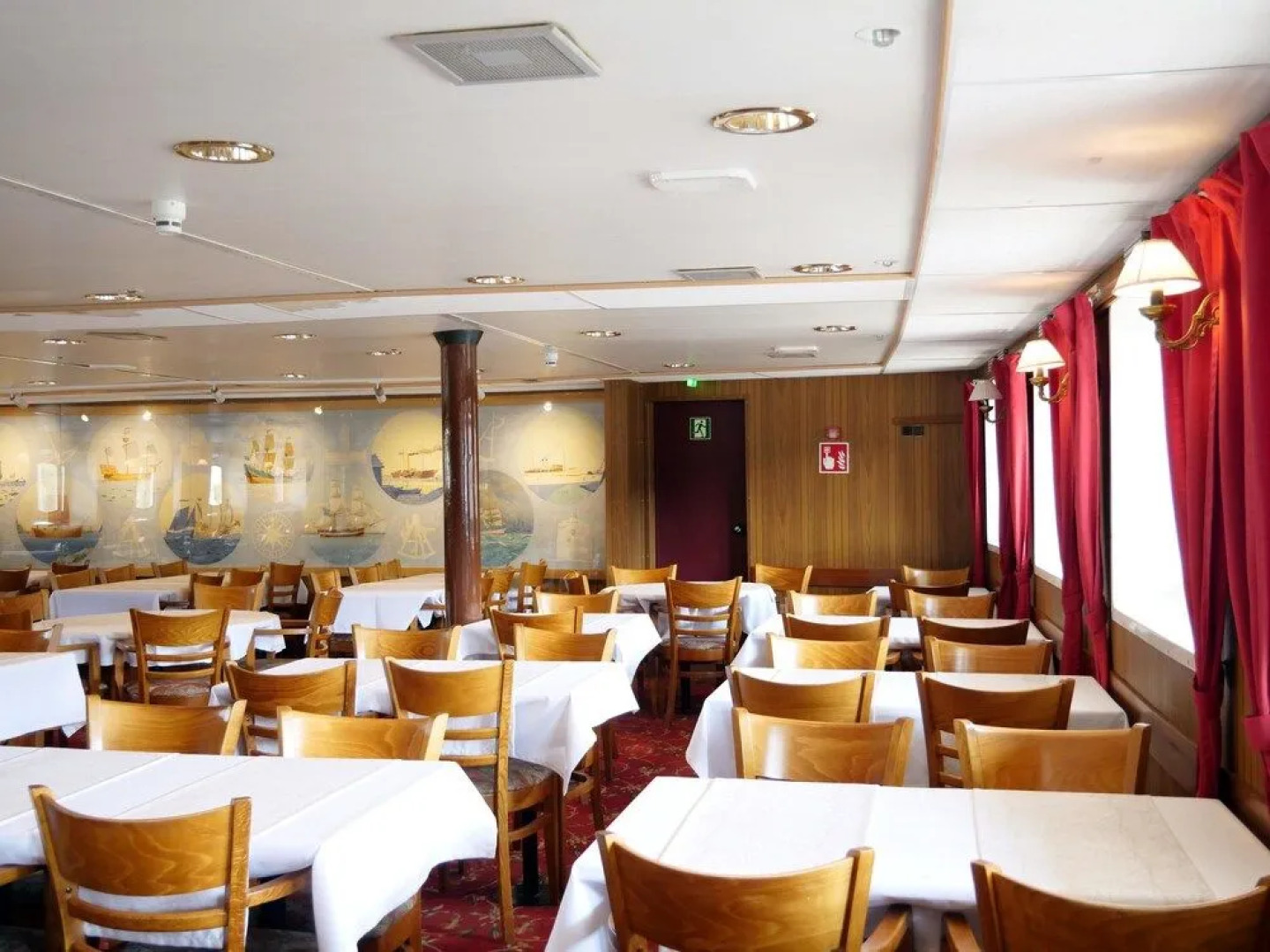 Laivahostel S/S Bore