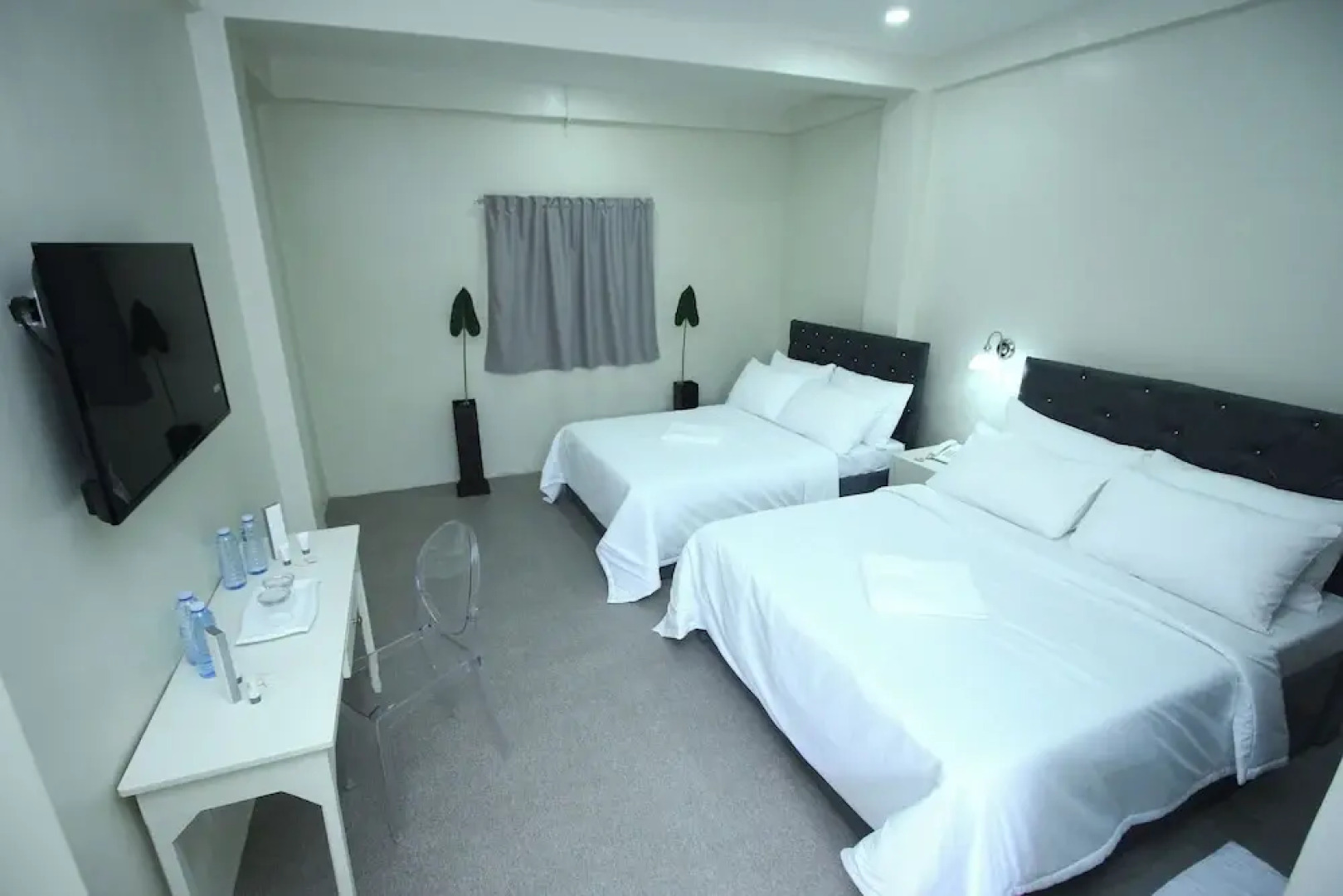 The Paragon Hotel And Restaurant