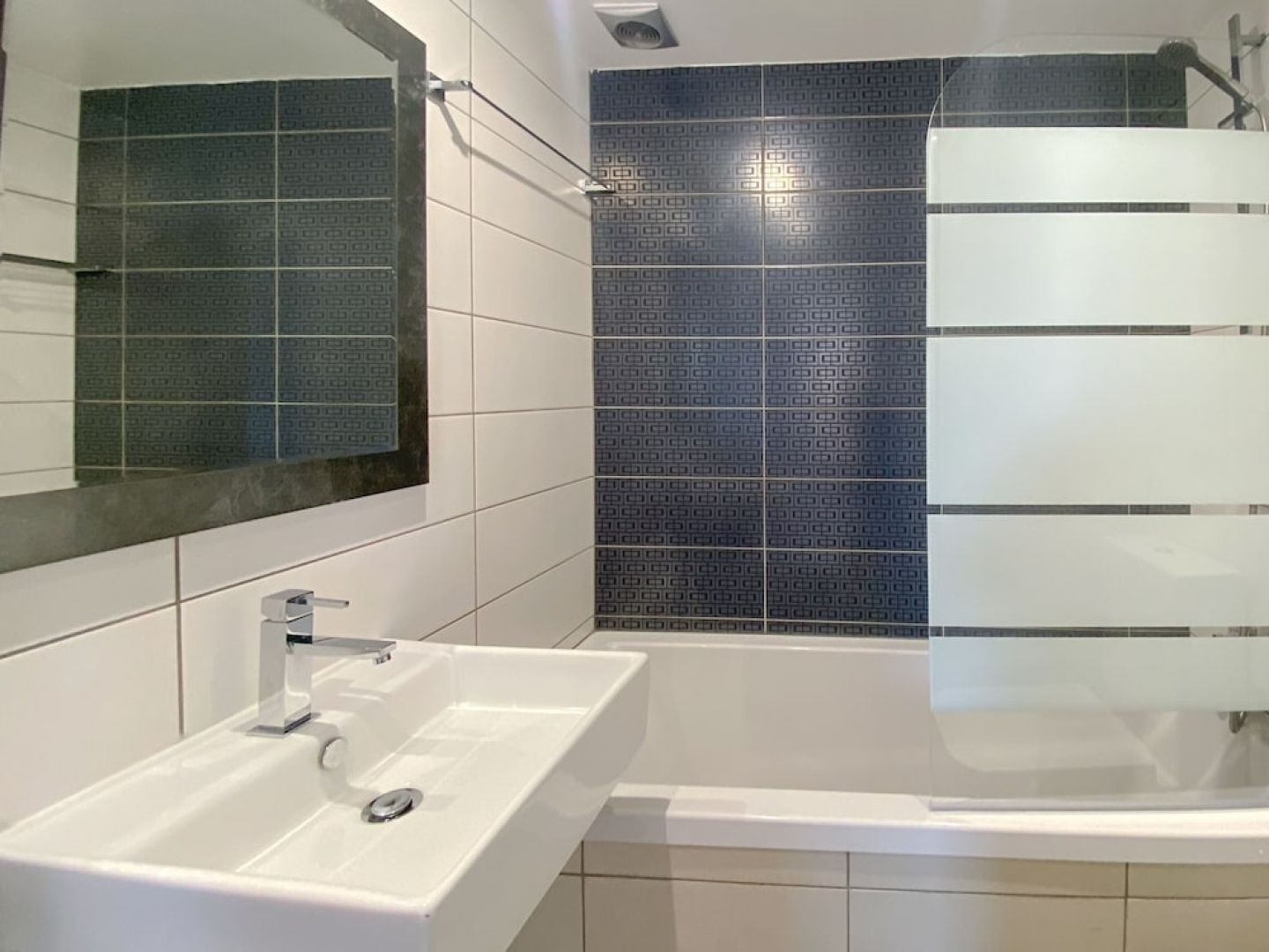 Phaedrus Living City Flat Rafaella 6