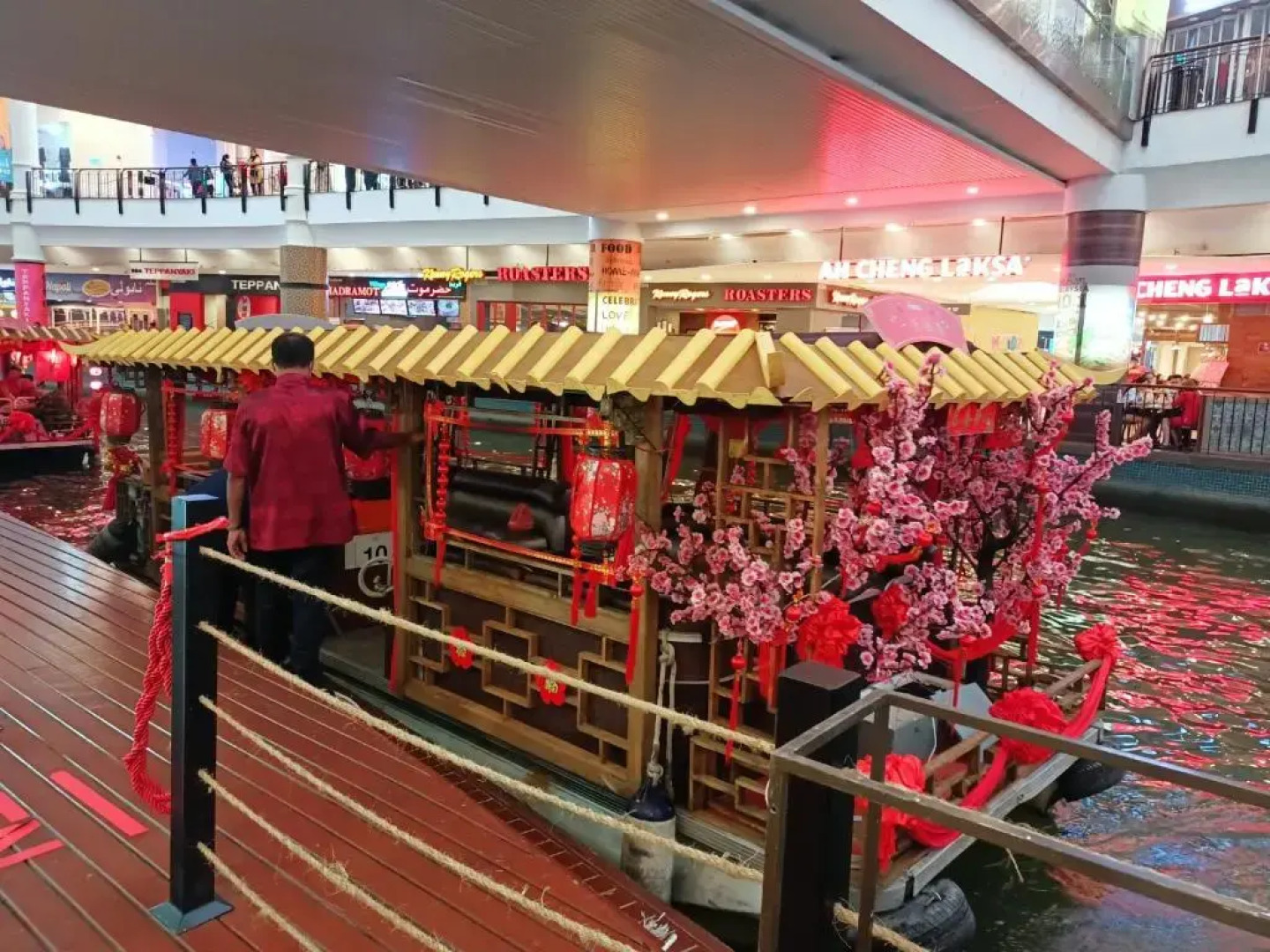 Lovely Mines Astetica Lake View Seri Kembangan 2BR