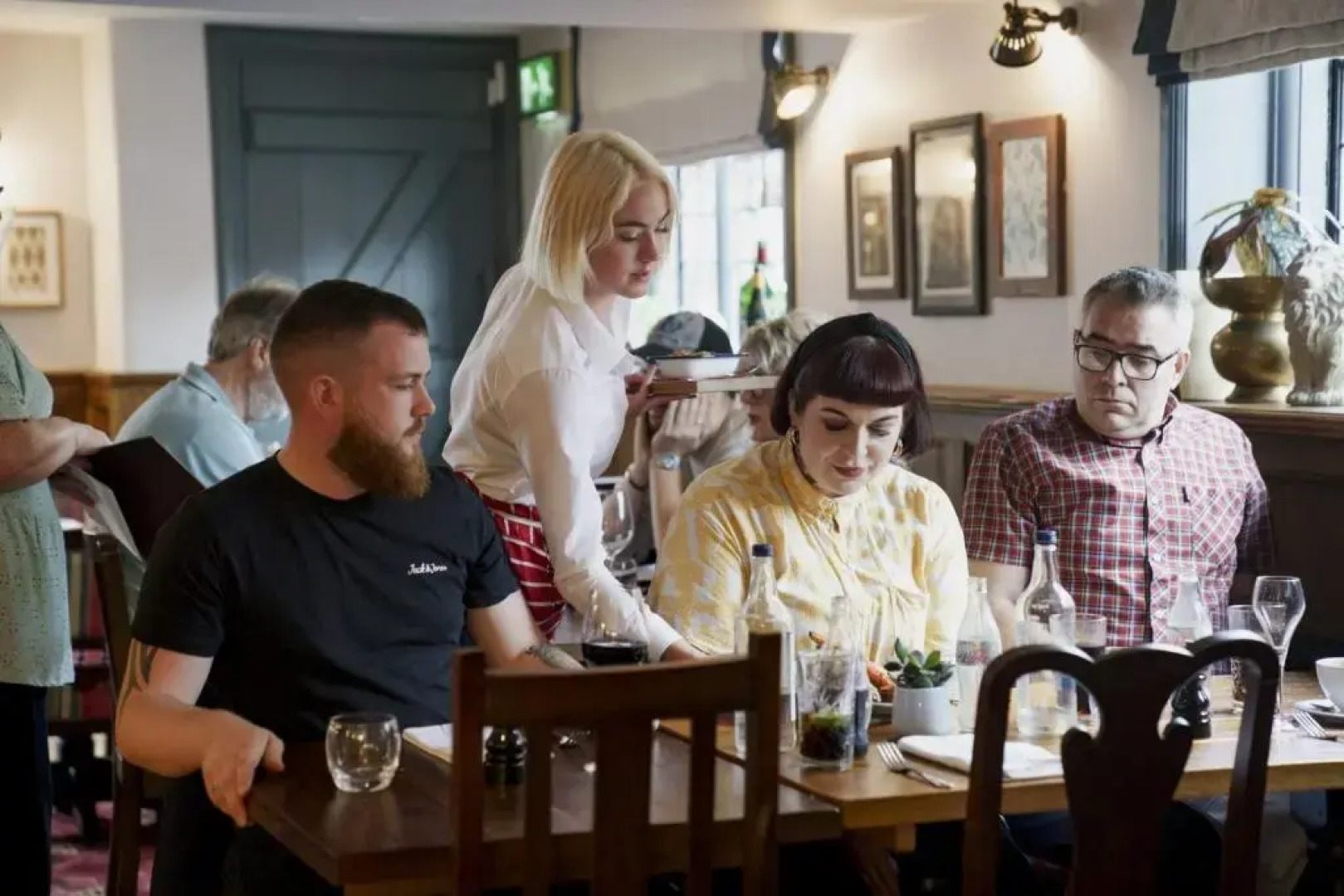 Bel & the Dragon at Red Lion Wendover