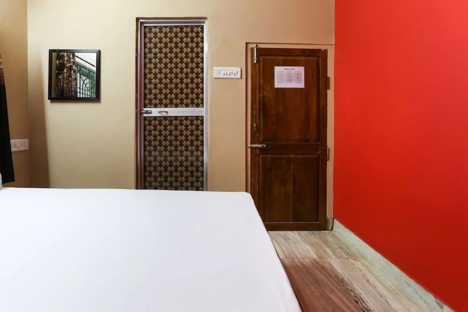 Spot On 38541 Nirmalyas Maharaja