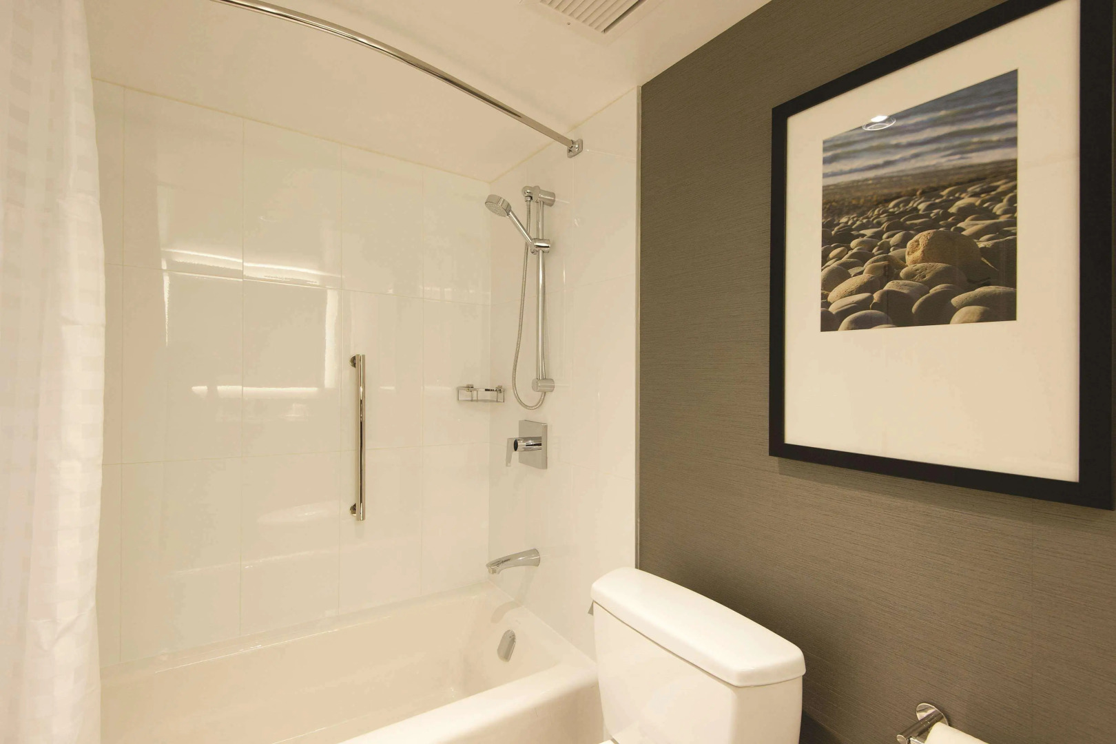 DoubleTree by Hilton Hotel & Suites Victoria