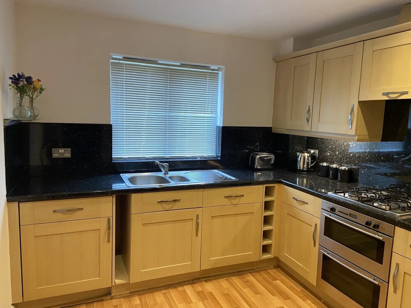 Royal Oak Apartment in Manchester Central Location