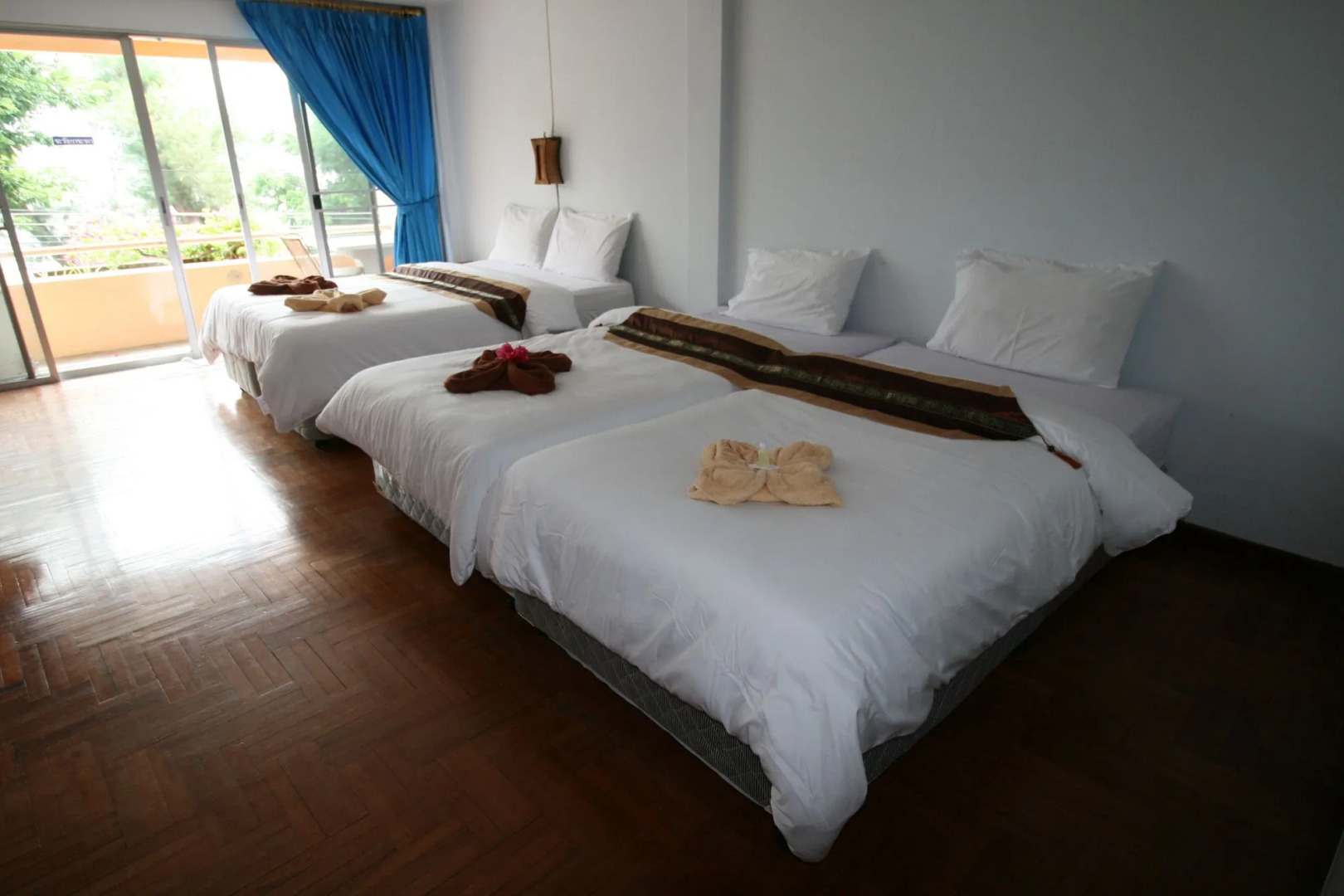 Beachfront Hotel Cha Am