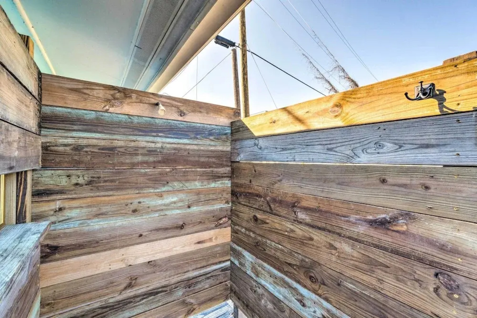 Little Gasparilla Home: Walk to Beaches!