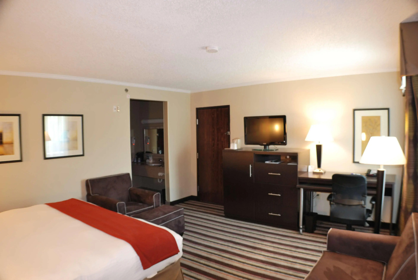 Holiday Inn Express W-I40/Whitebridge Road by IHG