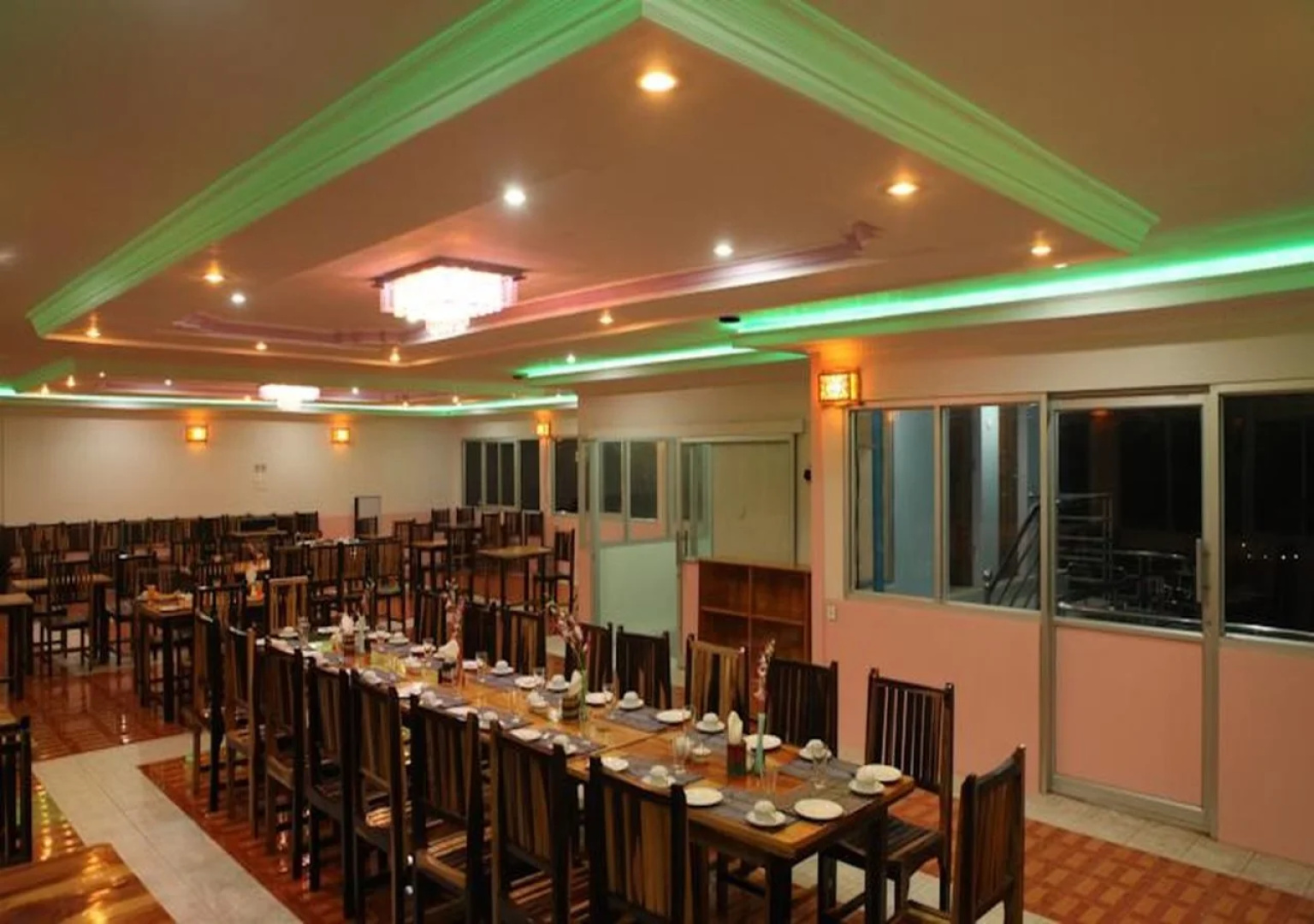 Pine Breeze Hotel
