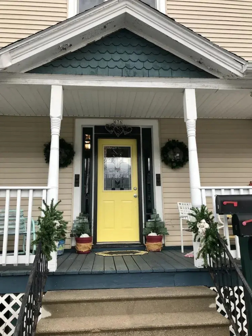 Charming Apartment in the Heart of Oshkosh