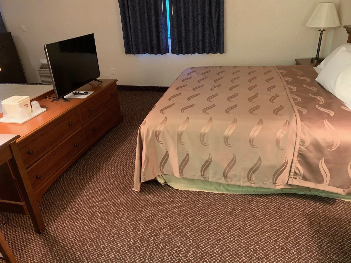 Lomira Inn and Suites