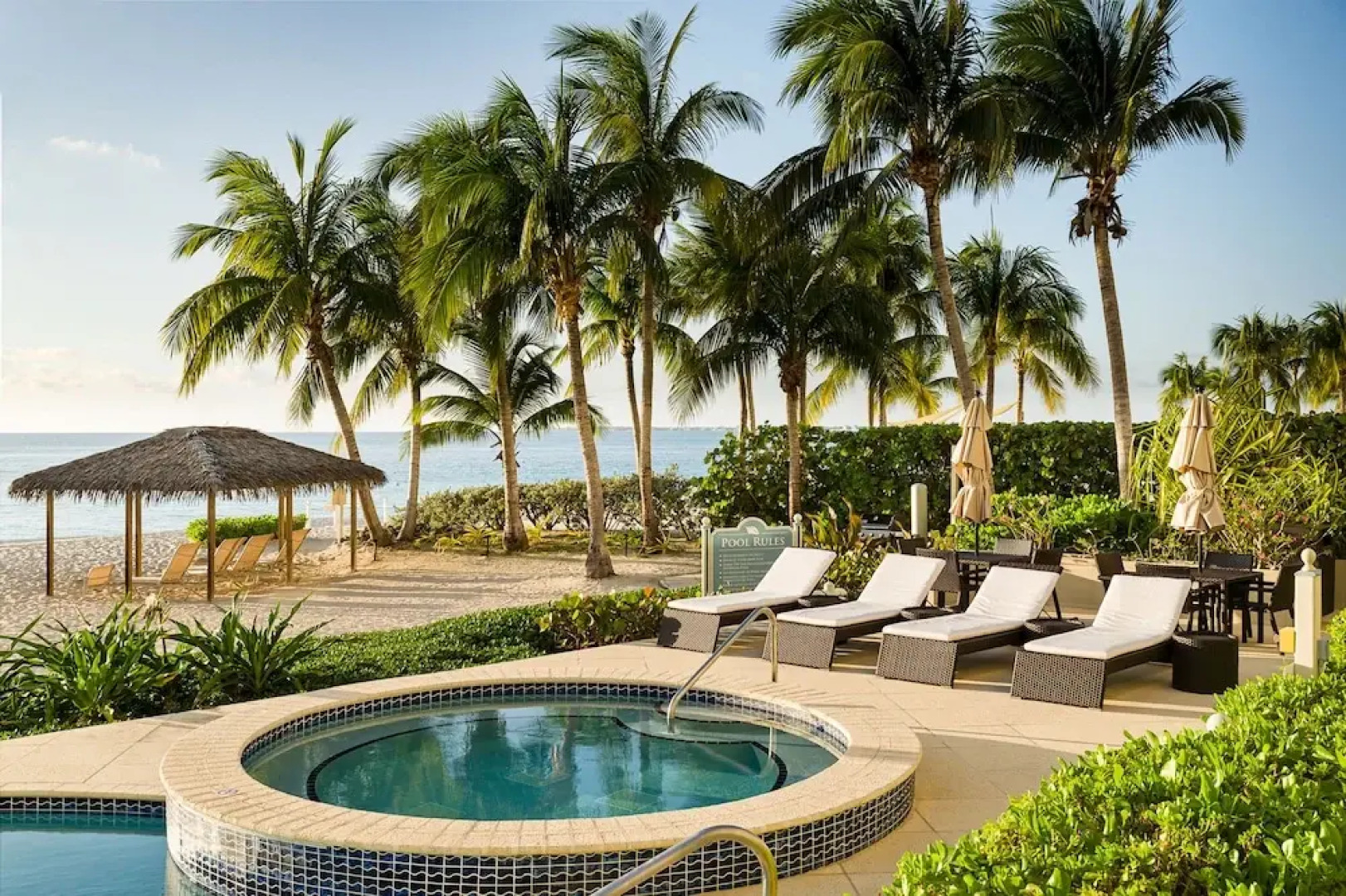 Club Se7en at The Beachcomber