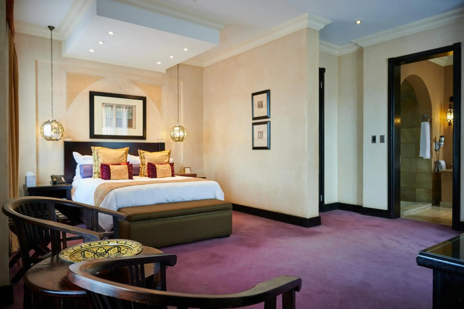 Tayfin Royale Hotel & Restaurant