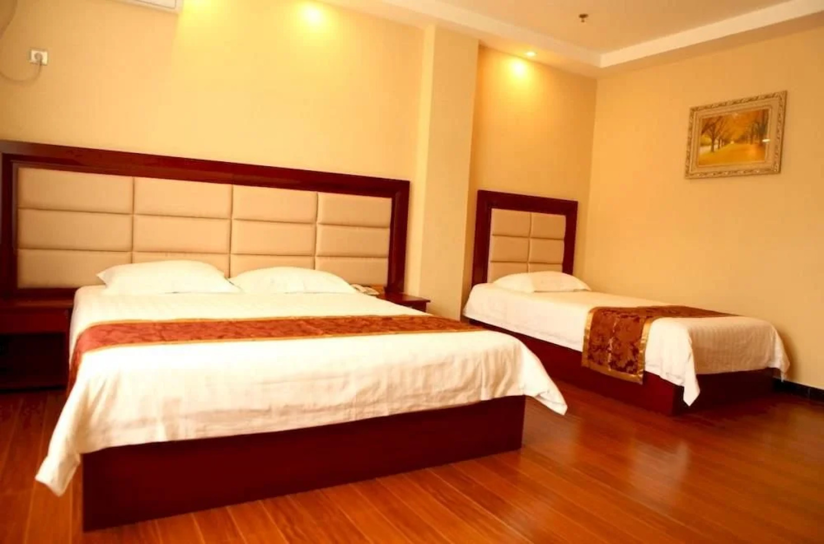 Chengde Jinguyuan Hotel