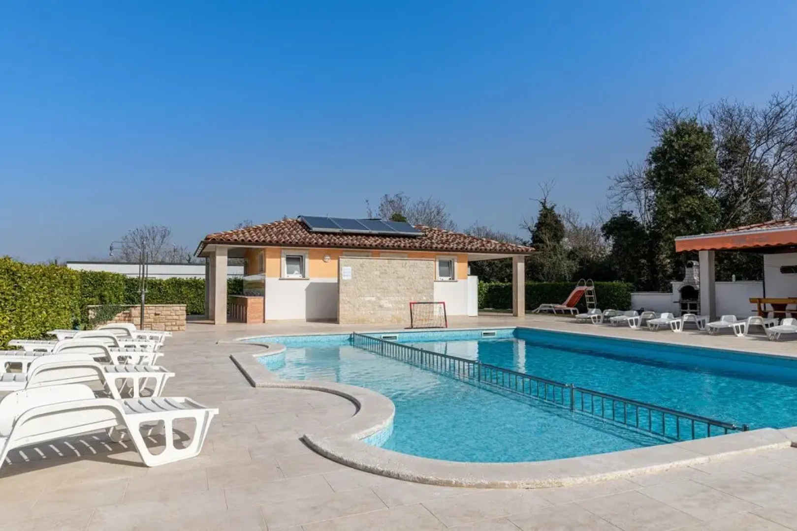 Pool Apartment Suzi 1