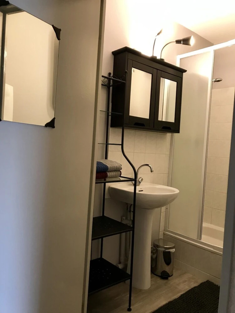 Studio calme proche gare avec parking