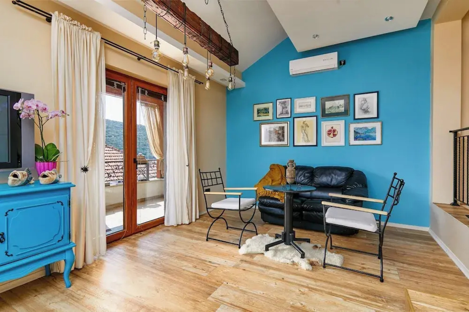 Beachfront Villa Adria