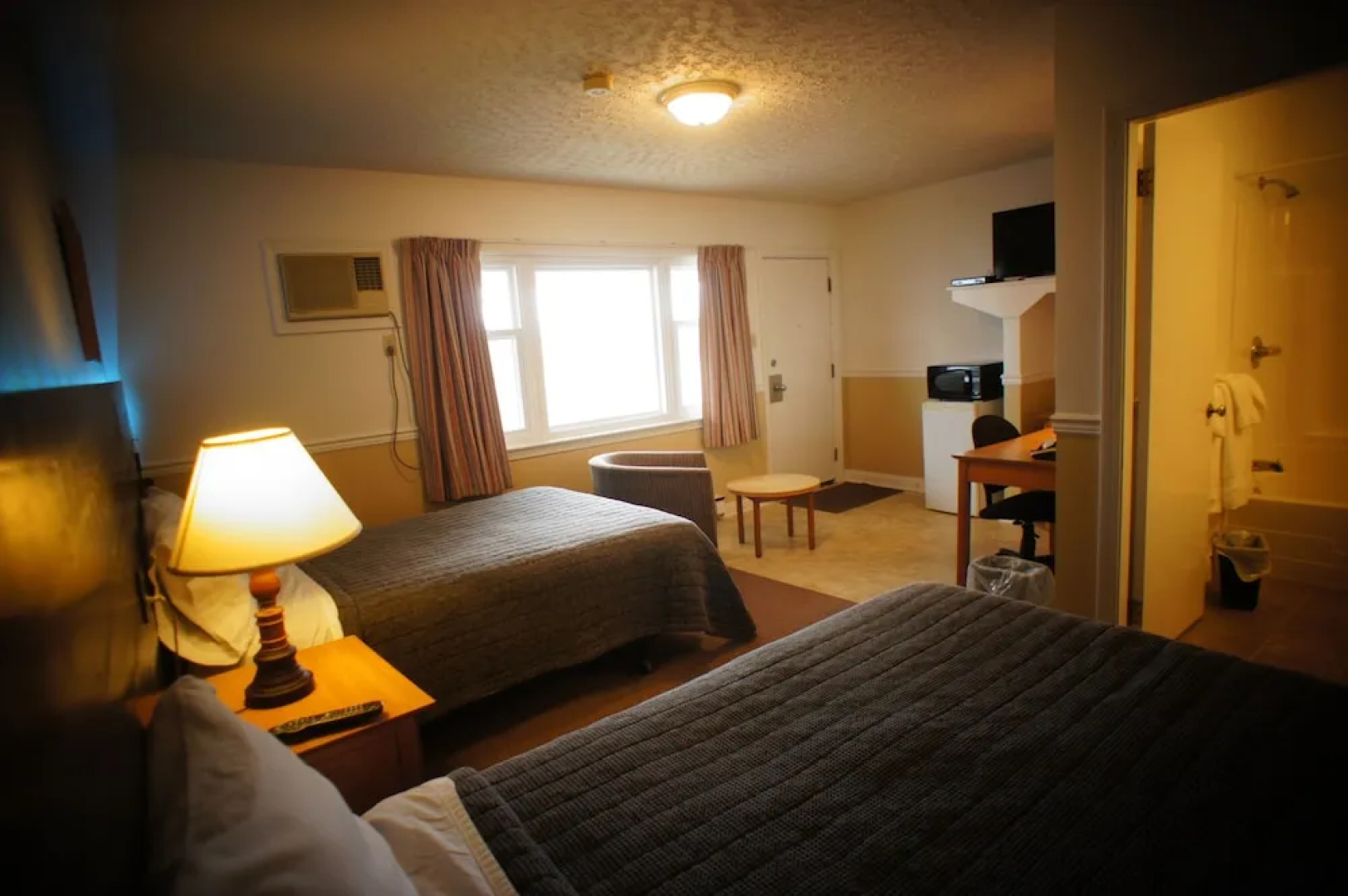 Silverwood Inn & Suites