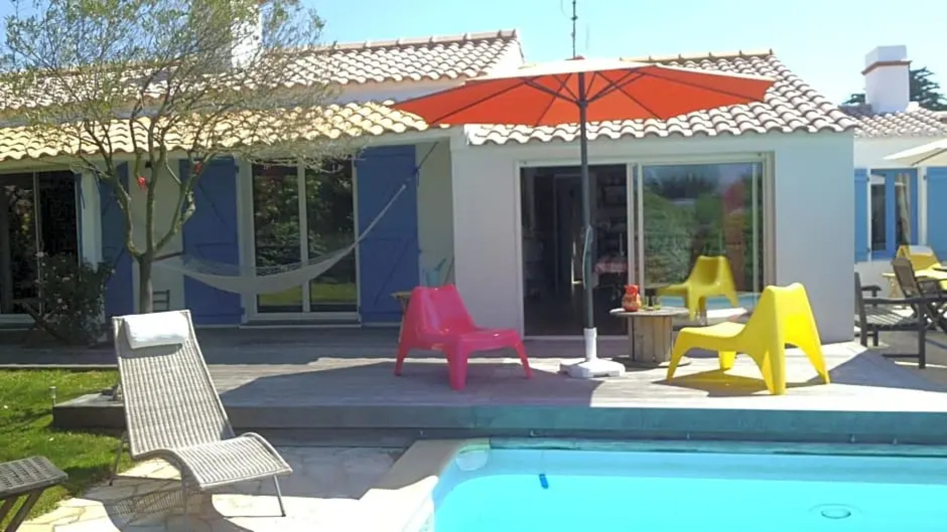 Les Yeux Bleus Bed & Breakfast