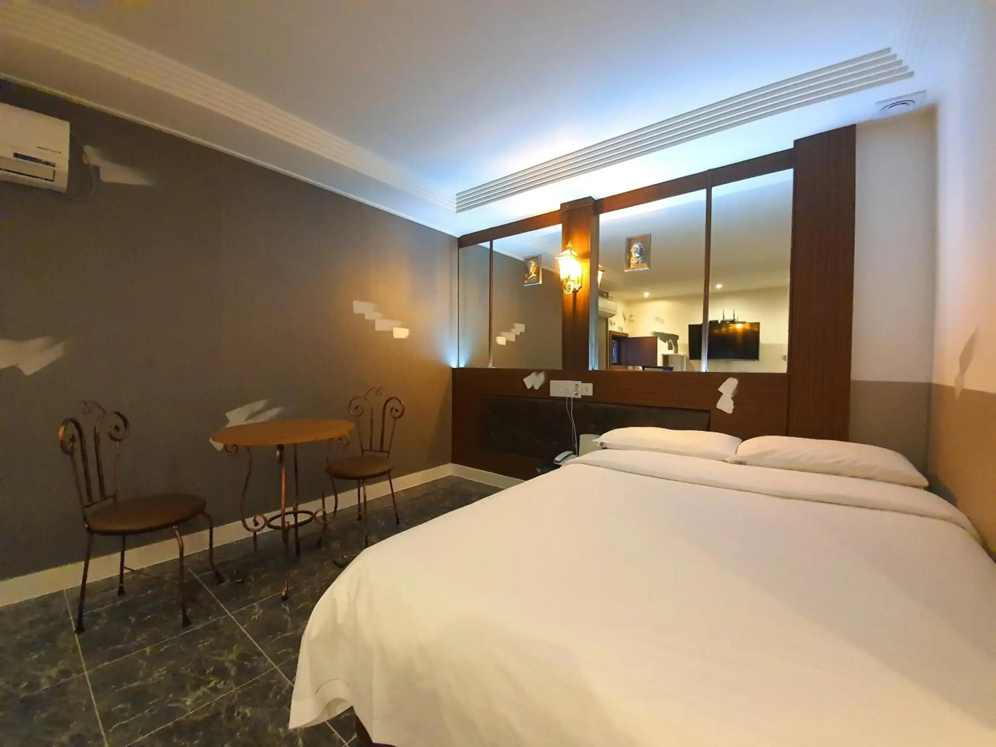 Friendly DH Naissance Hotel by Mindrum Group