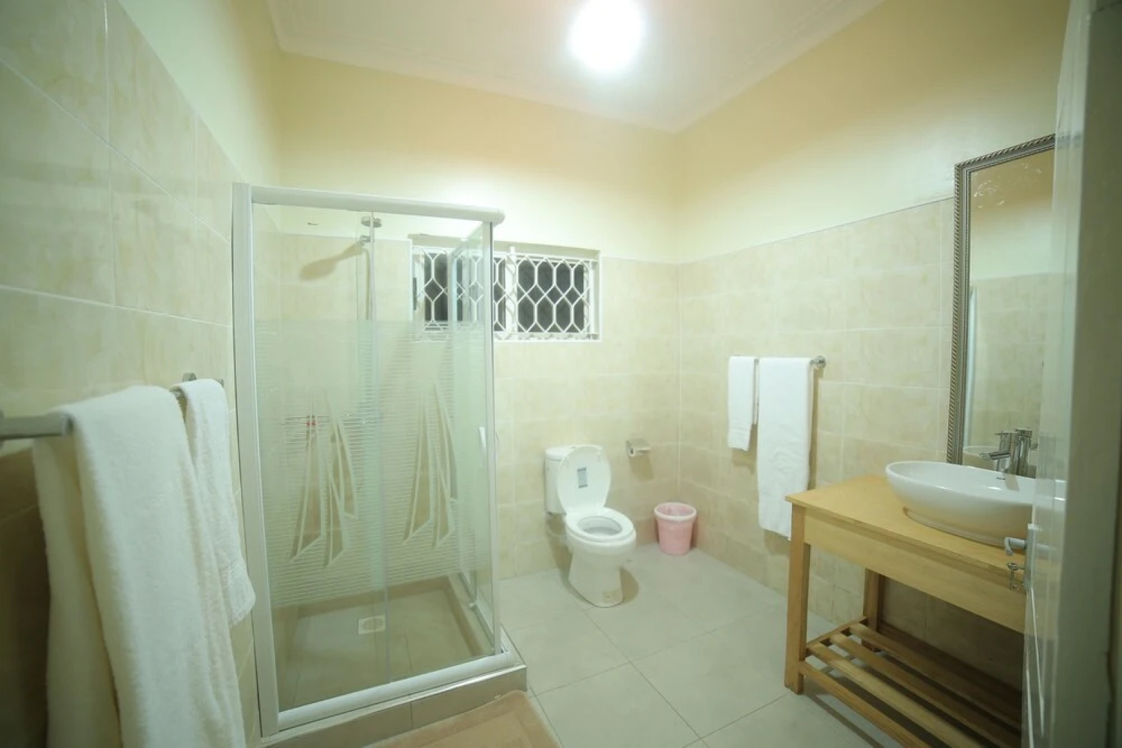 Entebbe Palm Hotel