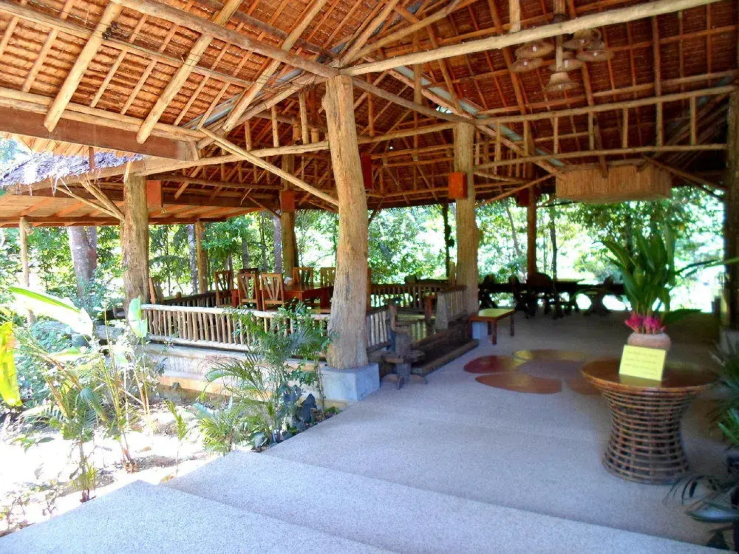 The Cliff and River Jungle Resort