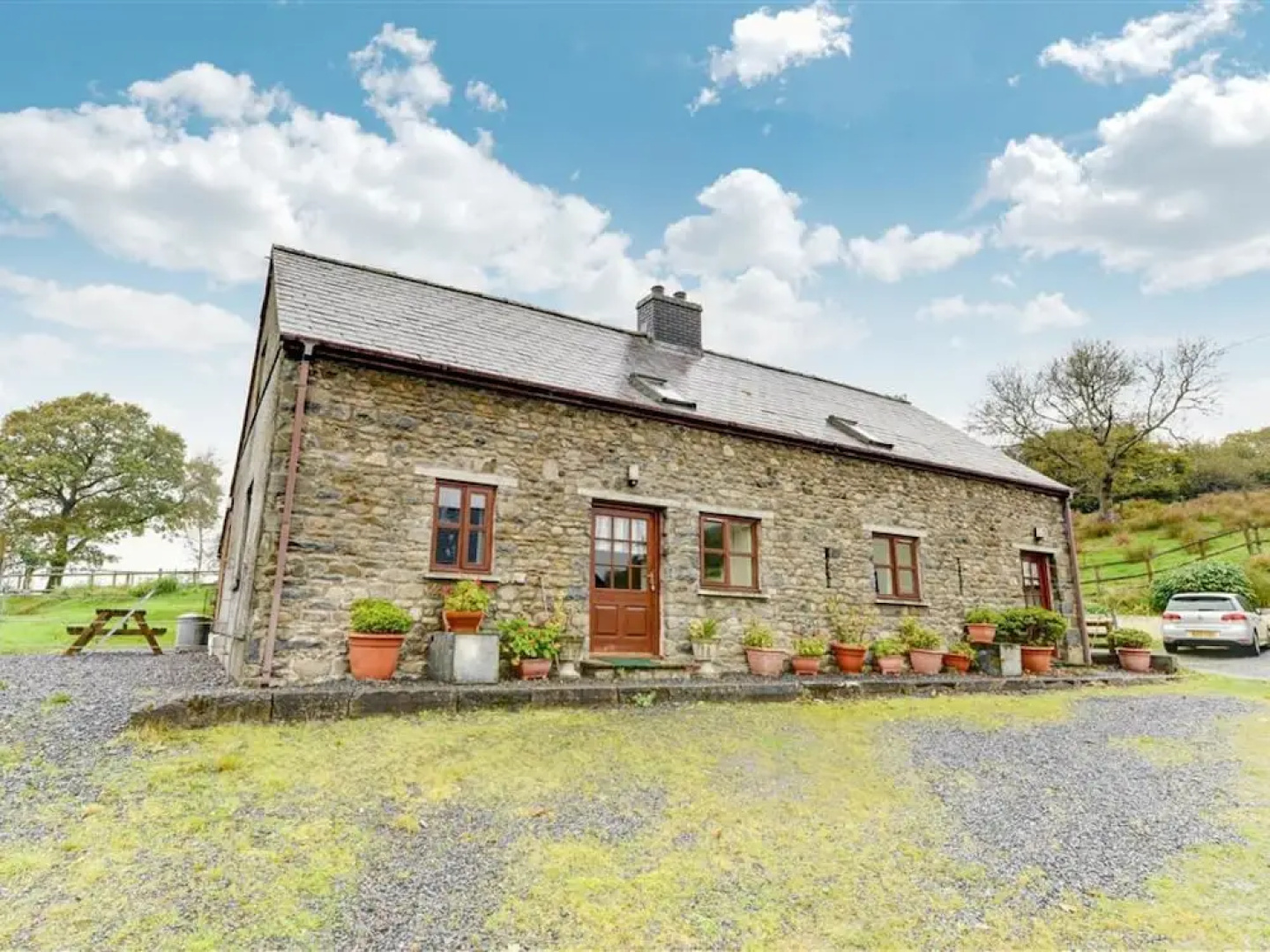 Enticing Holiday Home in Llandovery With Barbecue