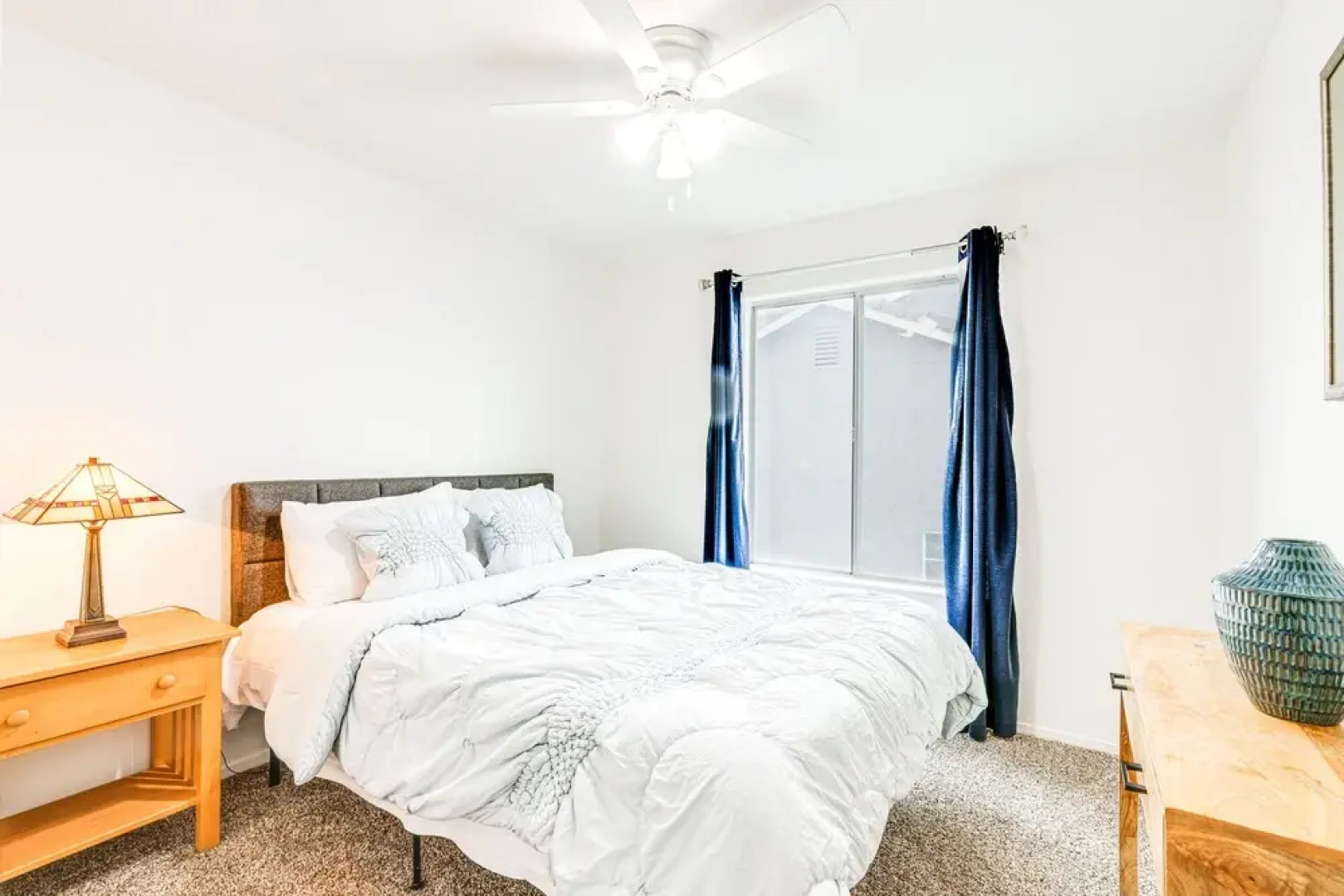 Spacious Los Banos Home w/ Patio - Dogs Welcome!