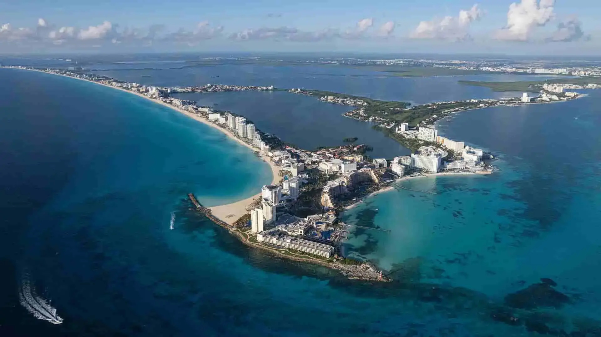 Отель Aloft Cancun