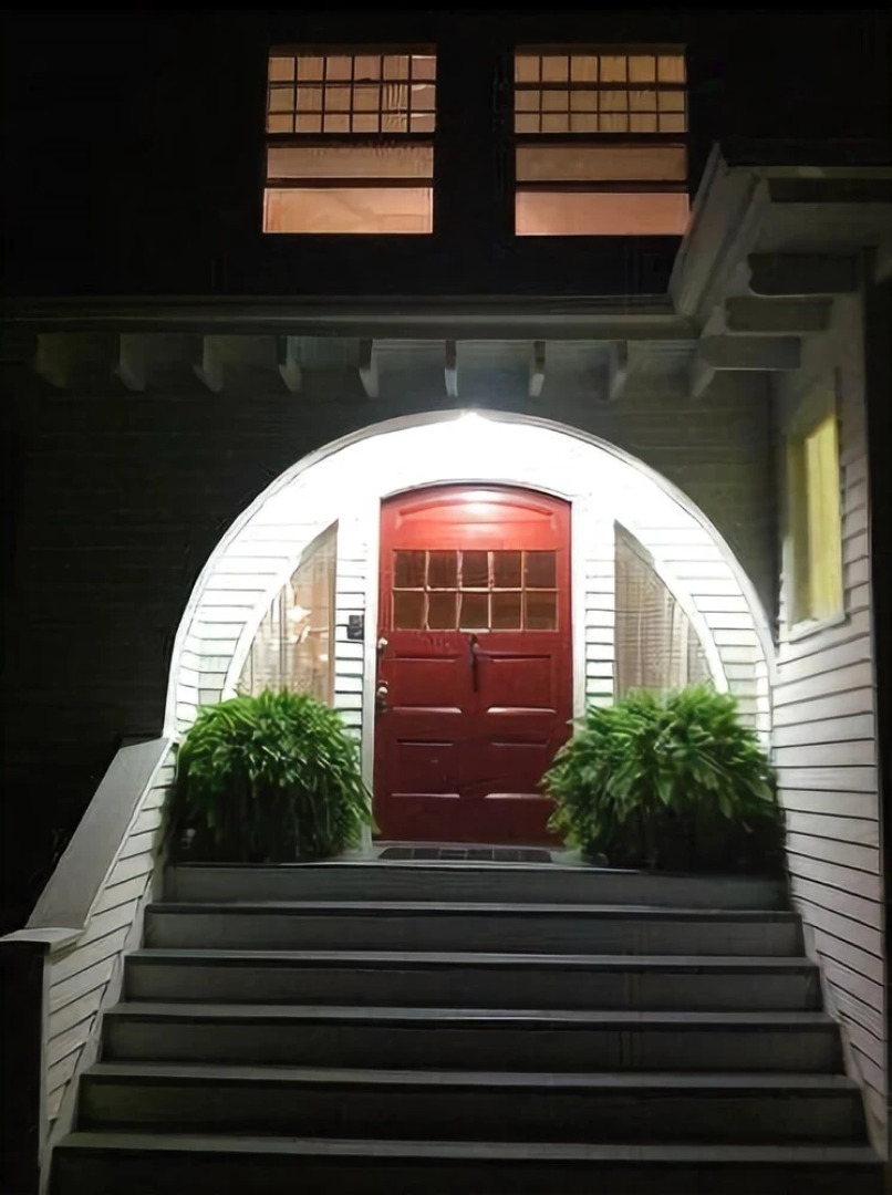 Sealight - Six Bedroom Home