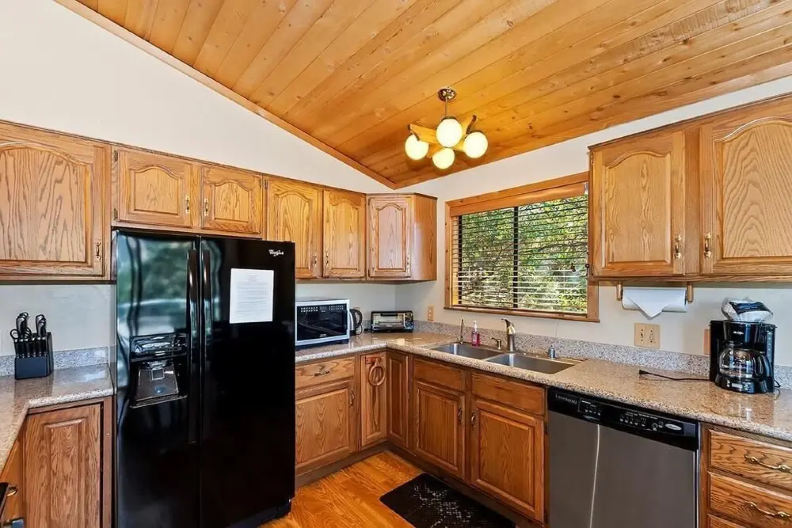 034 Menlo Suite Cabin