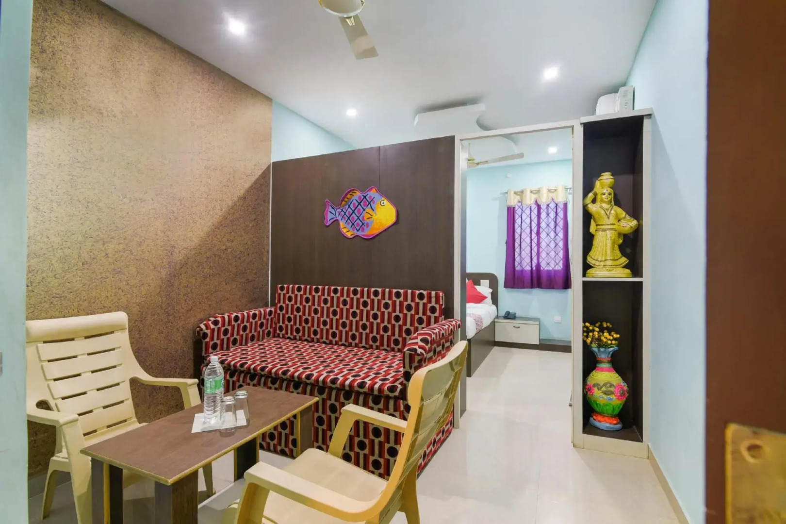 Oyo 36425 Sri Sai Residency